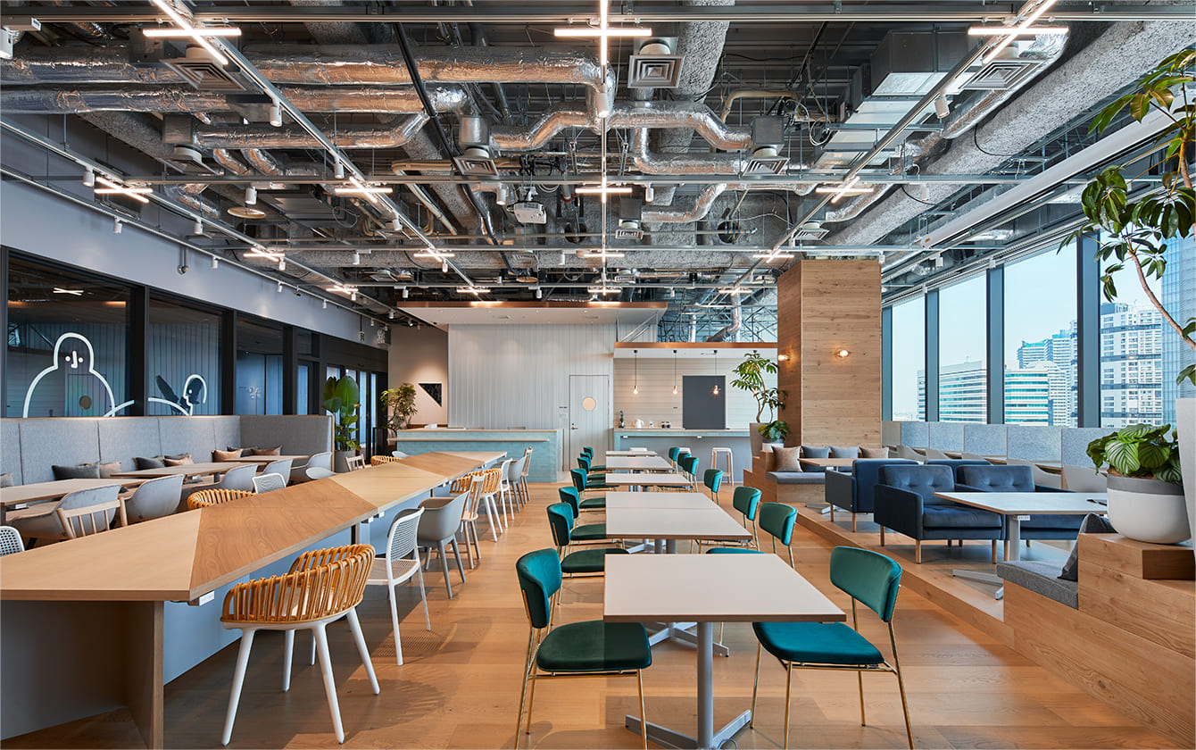 天井高3.7mの開放感あふれるワークスペース。